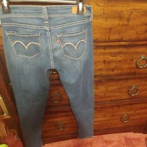 Levi's Demi Curve Low Rise Skinny jeans size 3